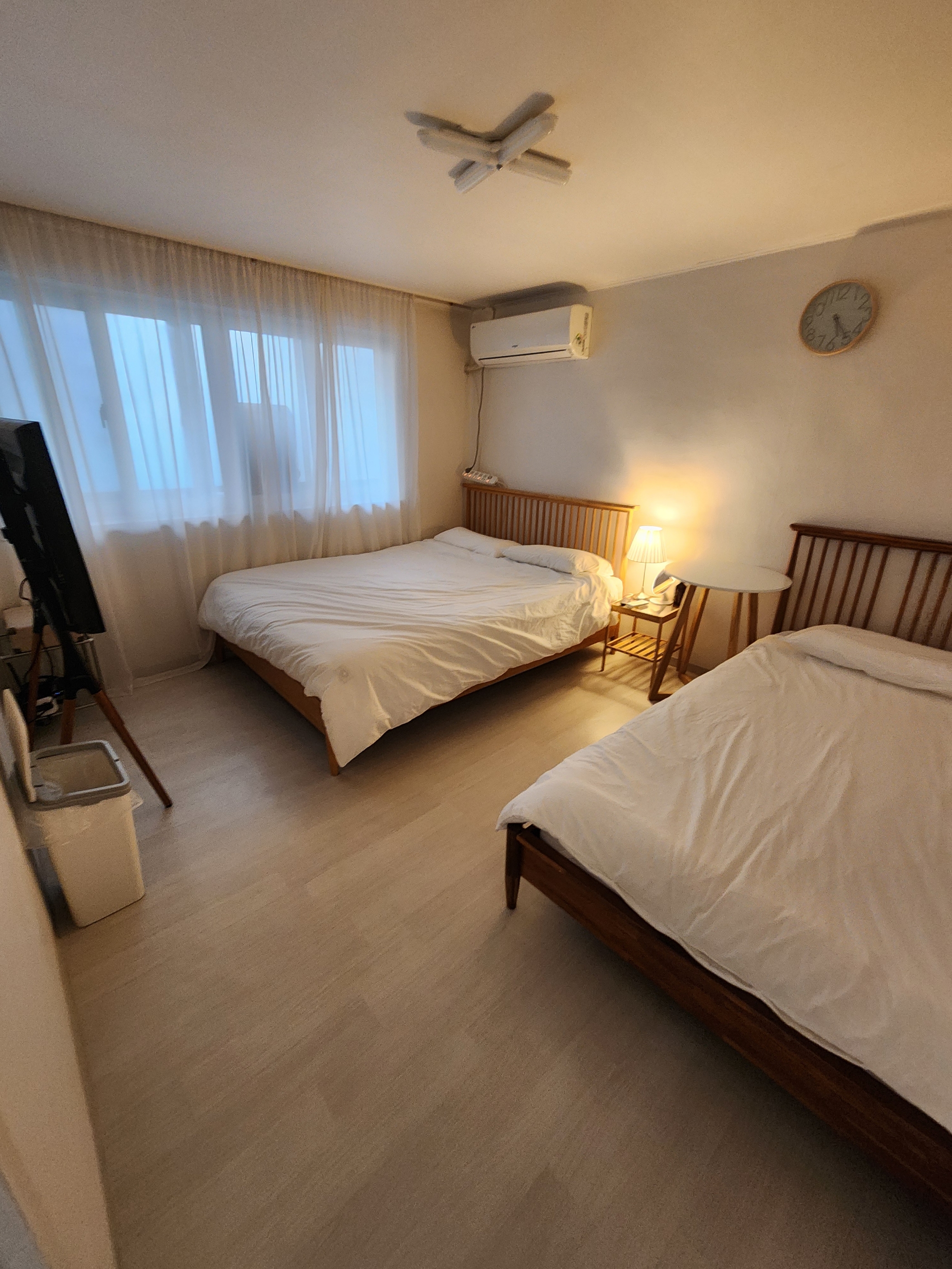 Two-Bedroom in Hongdae, Seoul — 40m², sleeps 4, 1 bath